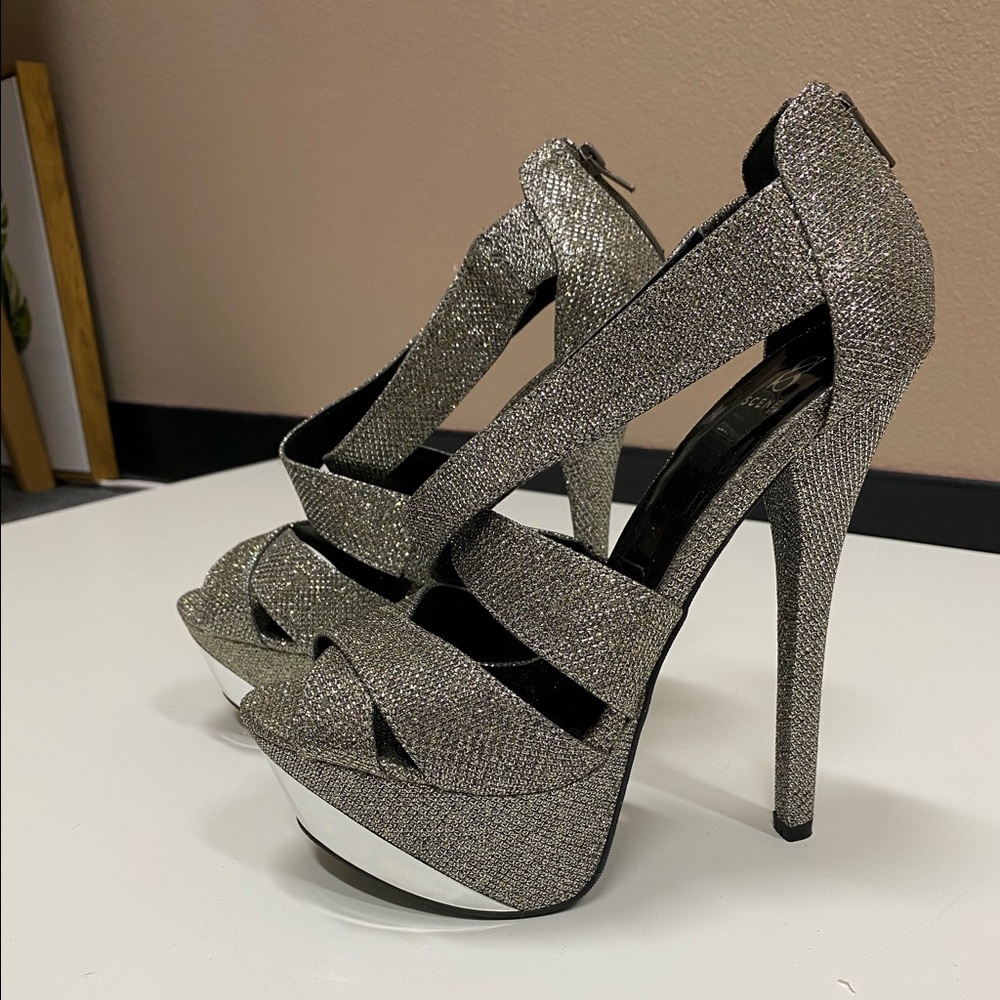 Glitter Silver high platform size 9.5 new